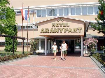 Aranypart Szallo-Koezoessegi Szallashely シオーフォク エクステリア 写真